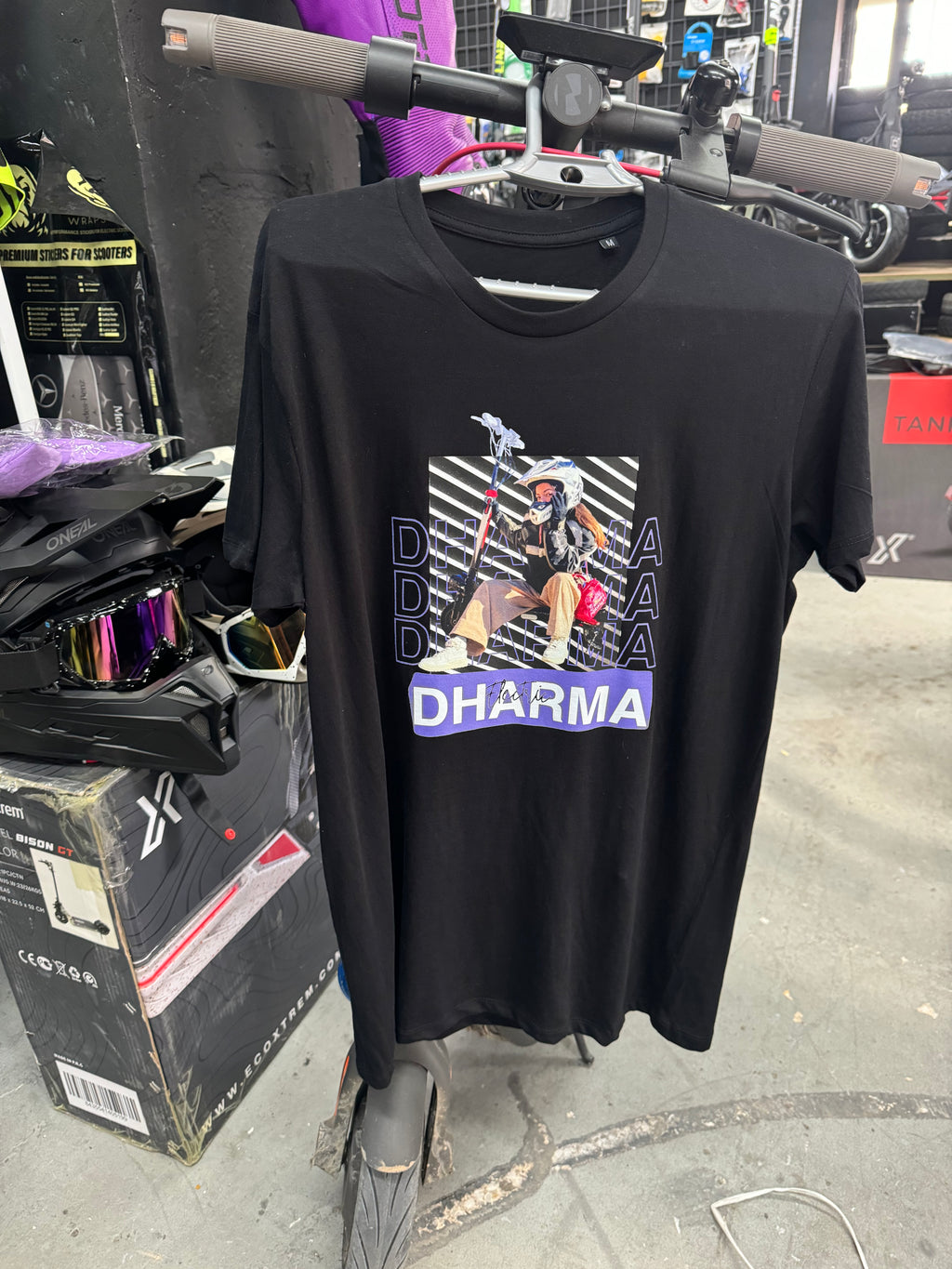 CAMISETA SORPRESA DHARMA